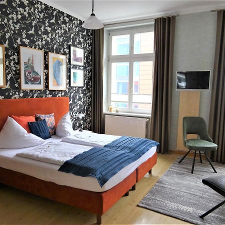 Hotel Pension Zur Faehrbruecke Stralsund Bagian luar foto
