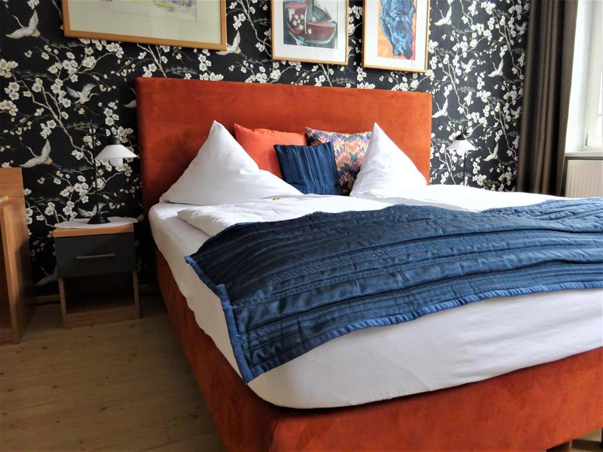Hotel Pension Zur Faehrbruecke Stralsund Bagian luar foto