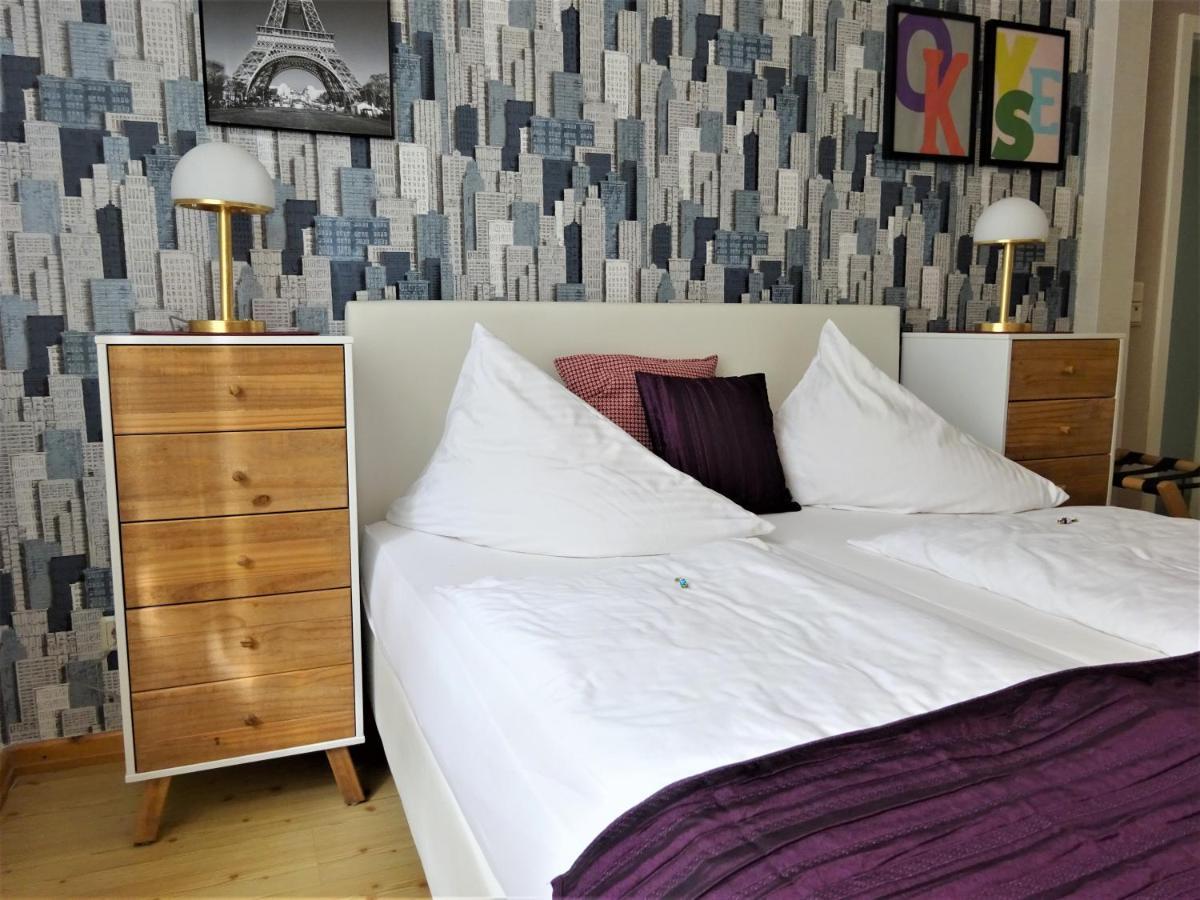 Hotel Pension Zur Faehrbruecke Stralsund Bagian luar foto