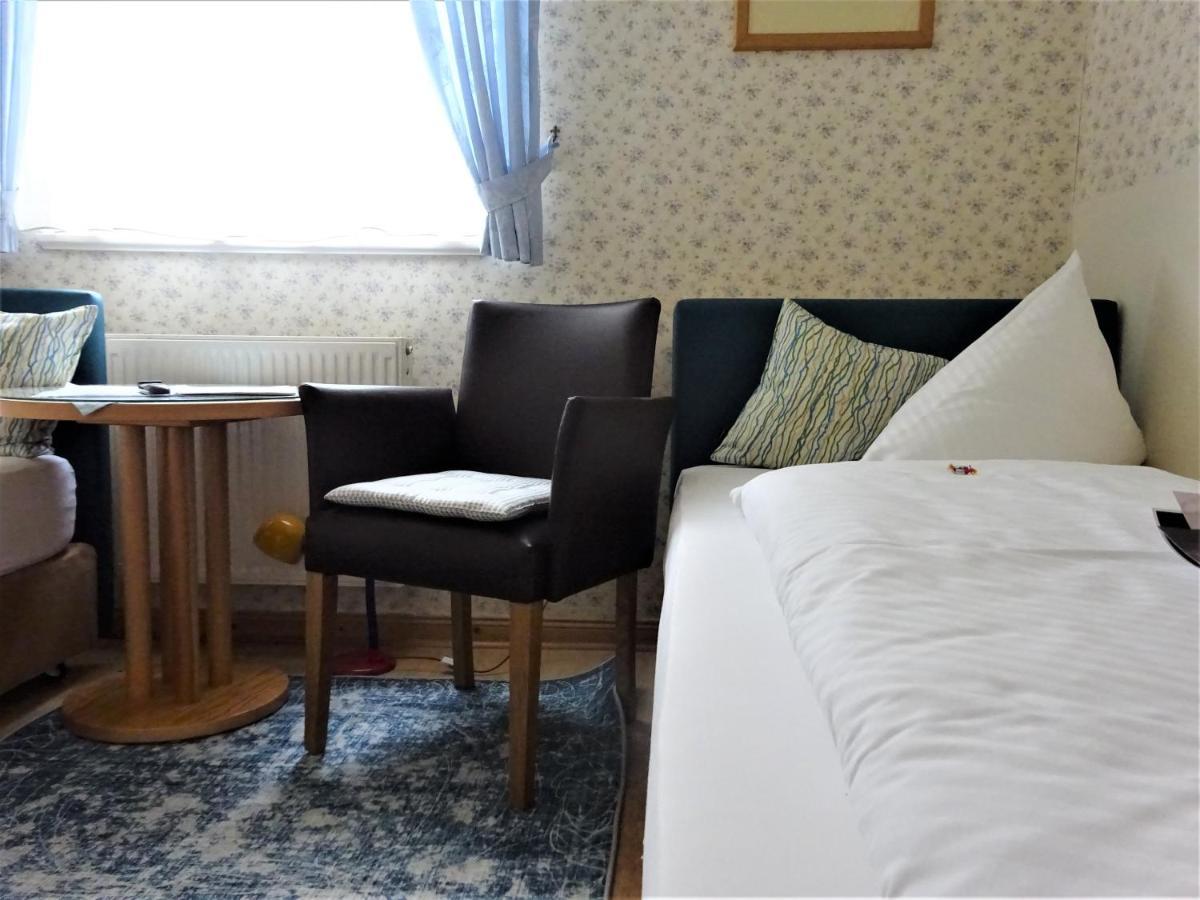Hotel Pension Zur Faehrbruecke Stralsund Bagian luar foto