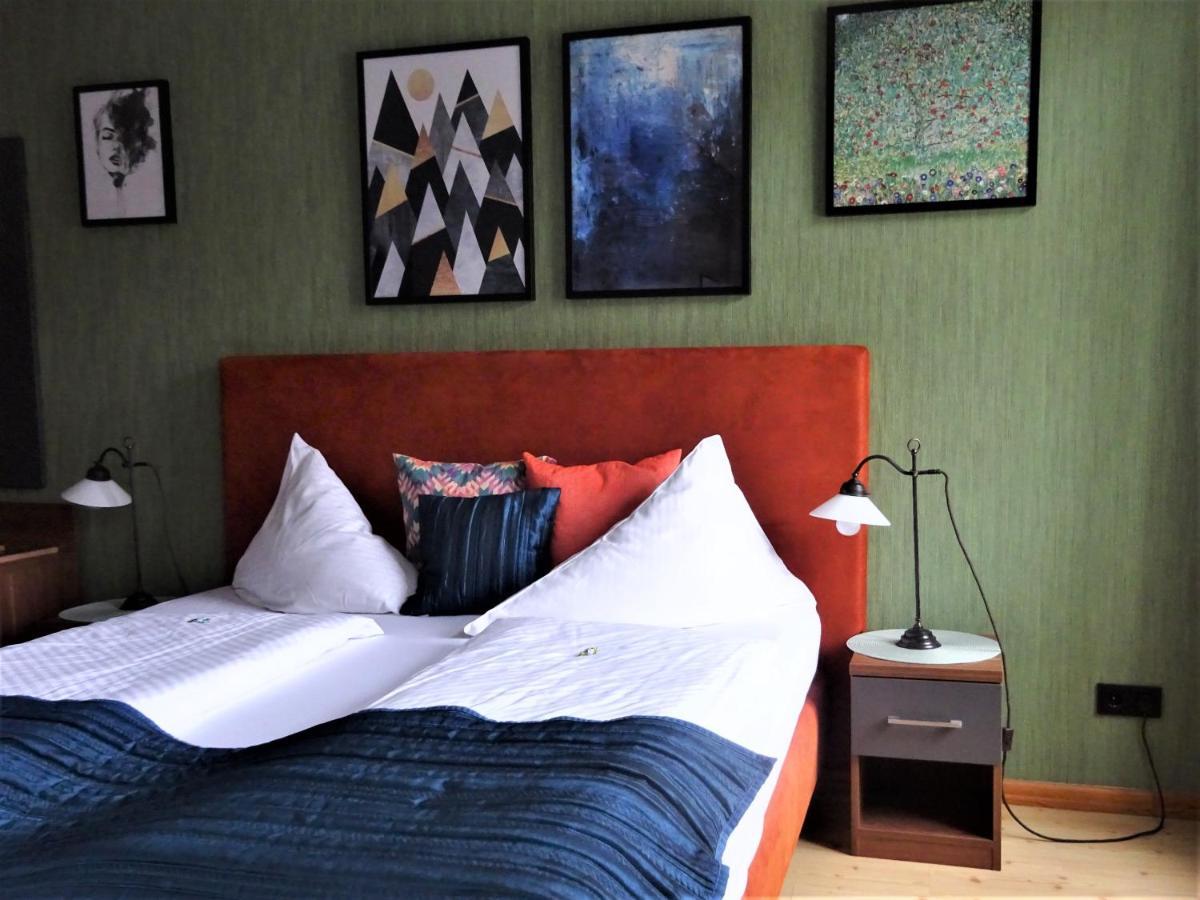 Hotel Pension Zur Faehrbruecke Stralsund Bagian luar foto