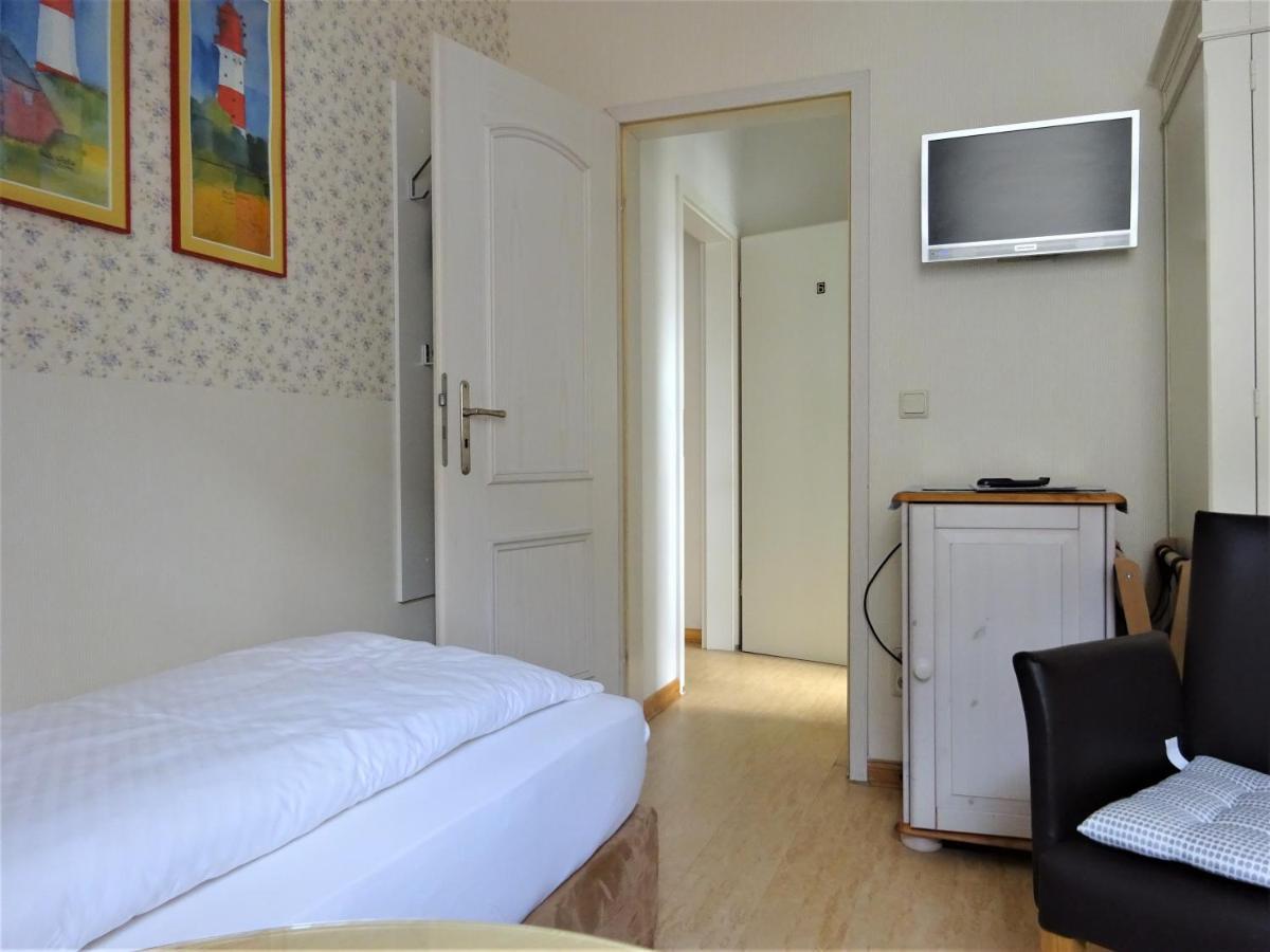 Hotel Pension Zur Faehrbruecke Stralsund Bagian luar foto