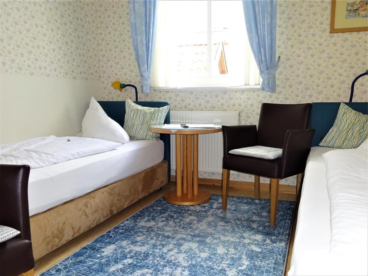 Hotel Pension Zur Faehrbruecke Stralsund Bagian luar foto
