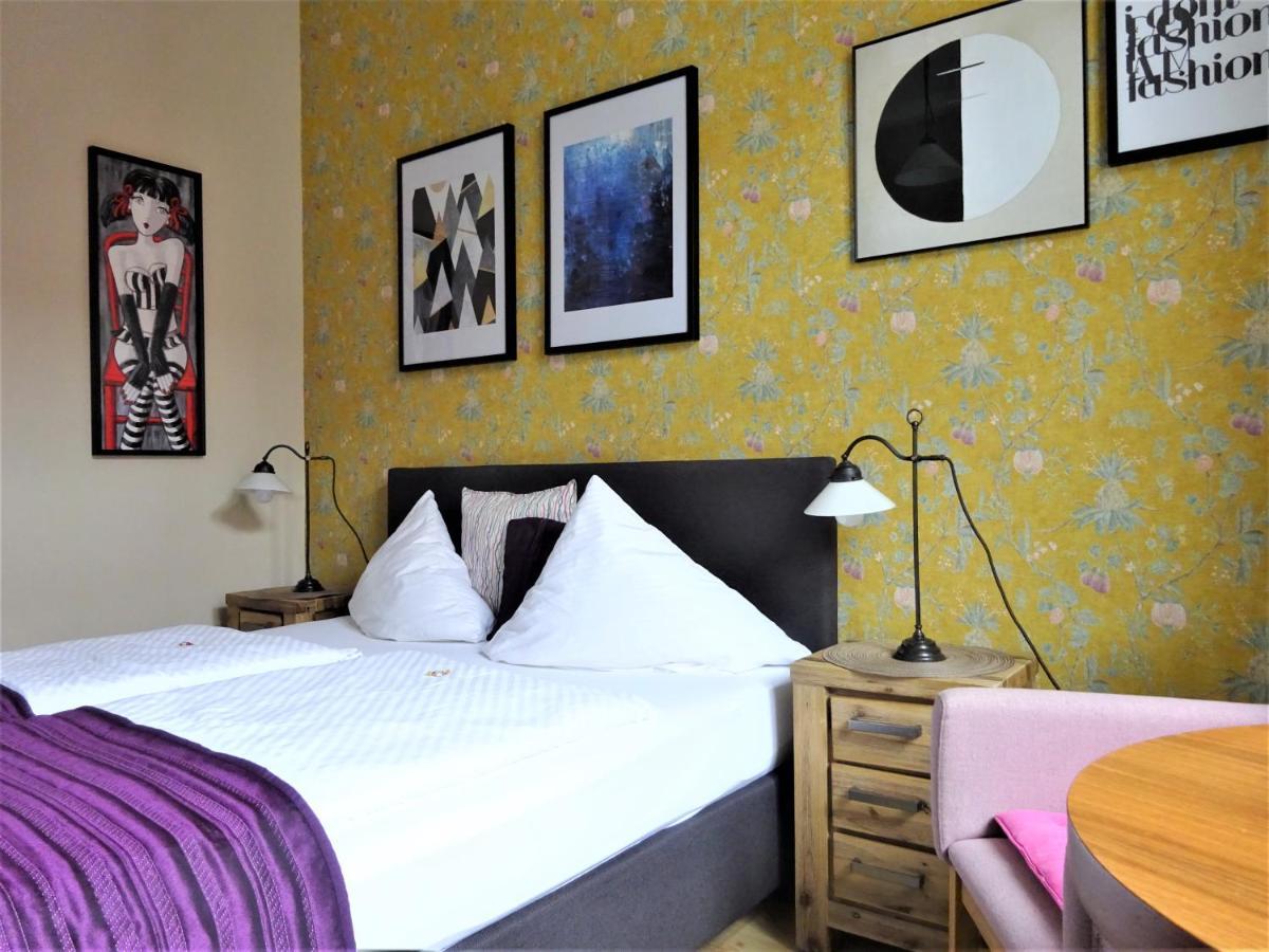 Hotel Pension Zur Faehrbruecke Stralsund Bagian luar foto