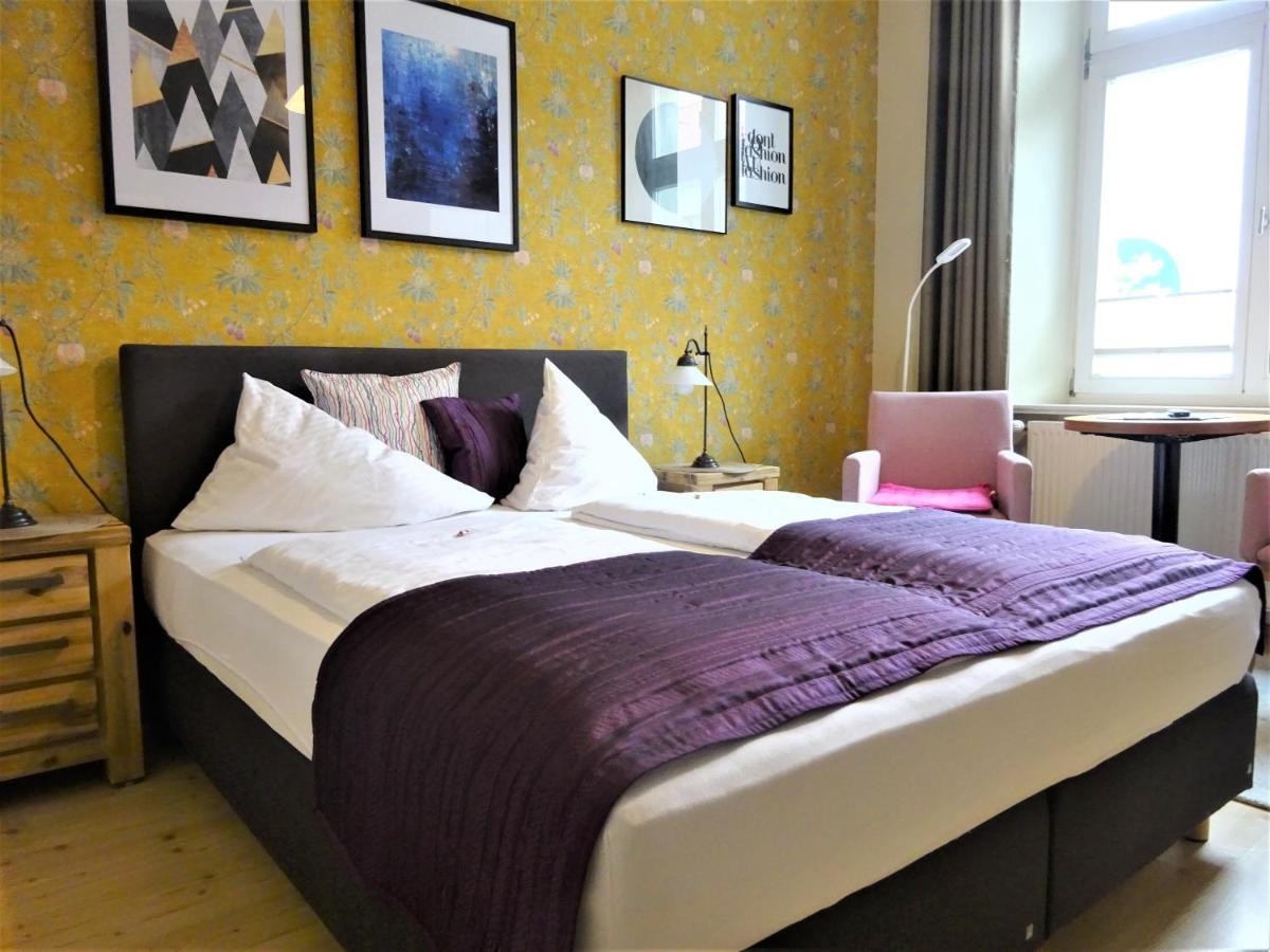 Hotel Pension Zur Faehrbruecke Stralsund Bagian luar foto