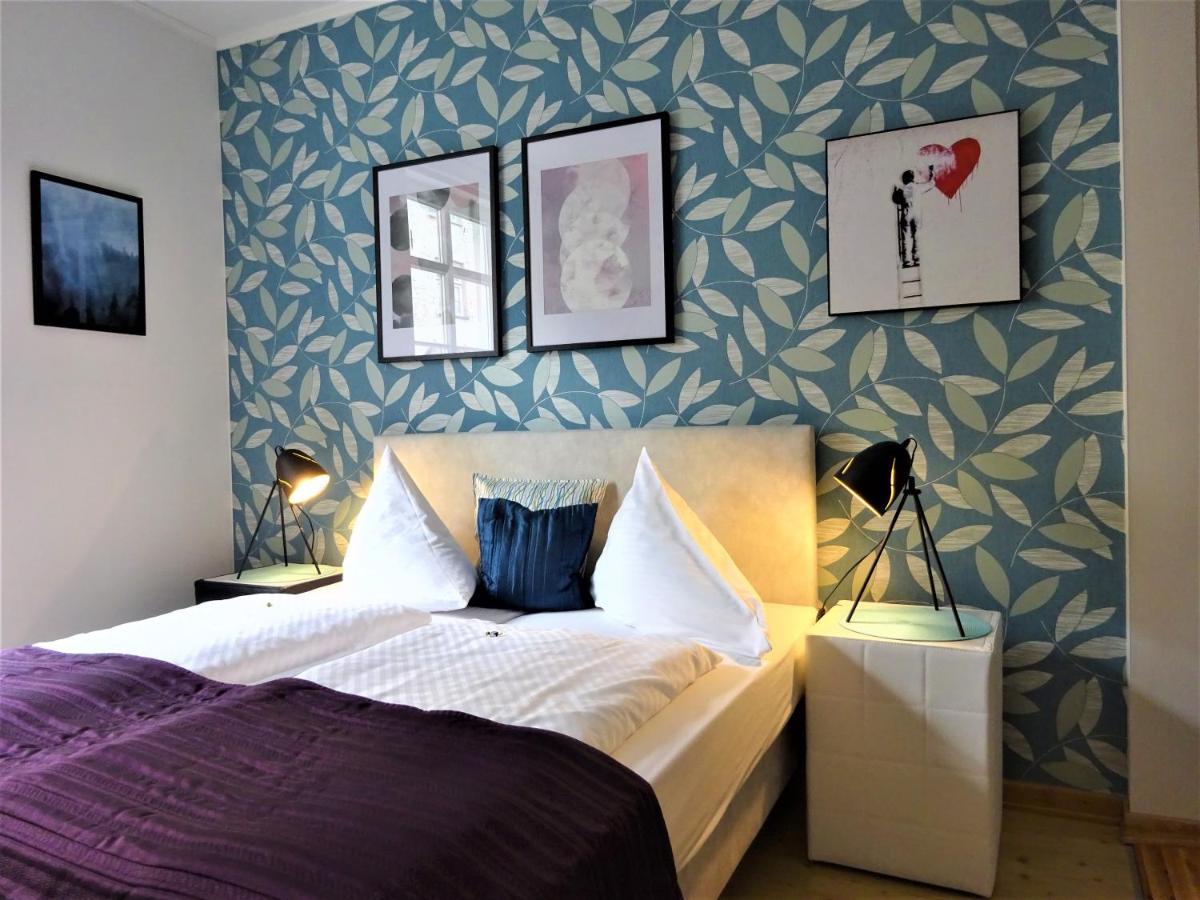 Hotel Pension Zur Faehrbruecke Stralsund Bagian luar foto
