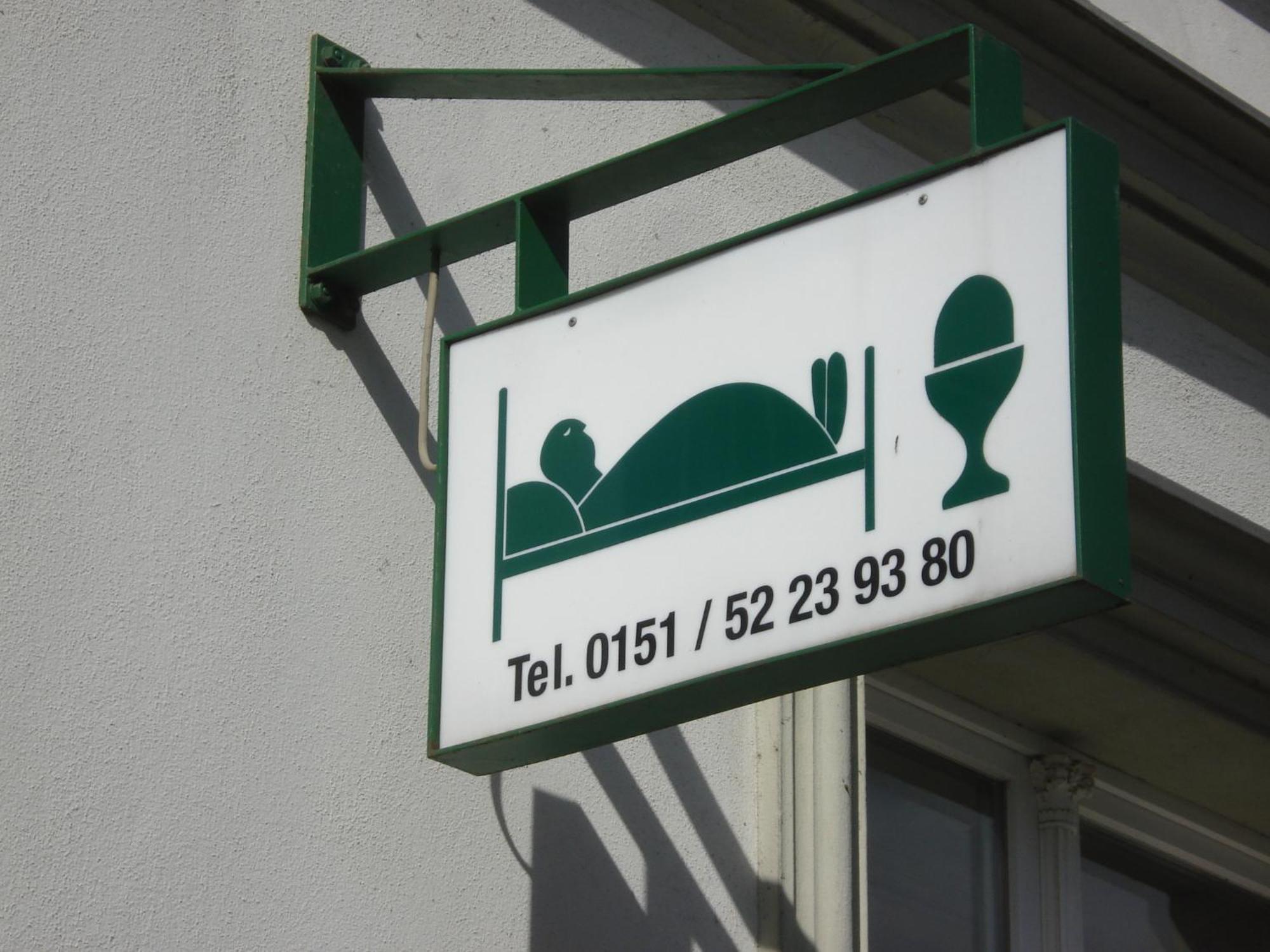 Hotel Pension Zur Faehrbruecke Stralsund Bagian luar foto